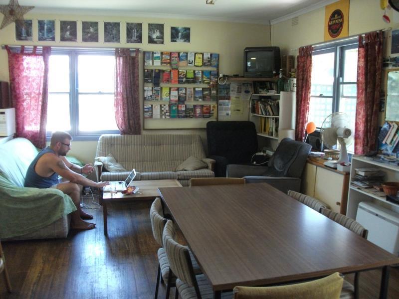 Apollo Bay Backpackers Hostel Exterior photo